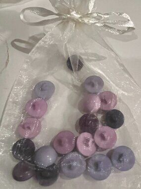 19 PC Set Vintage Buttons Lavender, Lilac, Plum